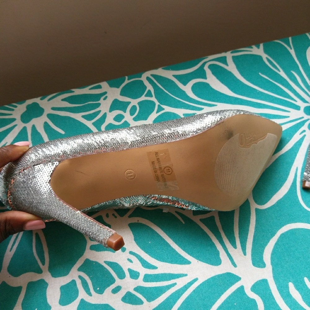 Shoes - Picture 5 of 6